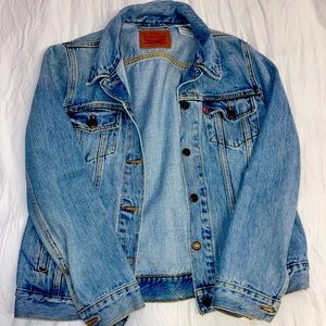 LEVI’S JEAN JACKET